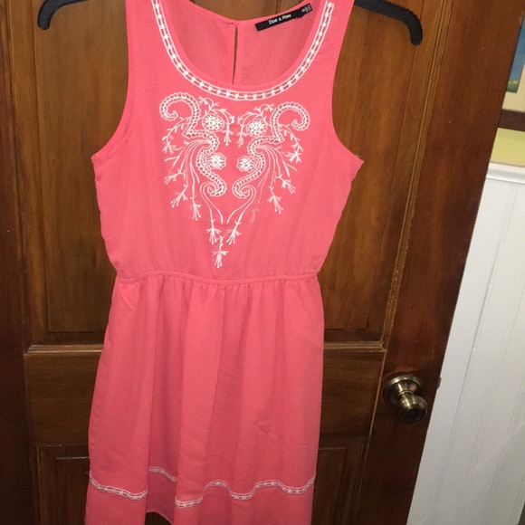Doe & Rae Dresses & Skirts - Coral/white dress